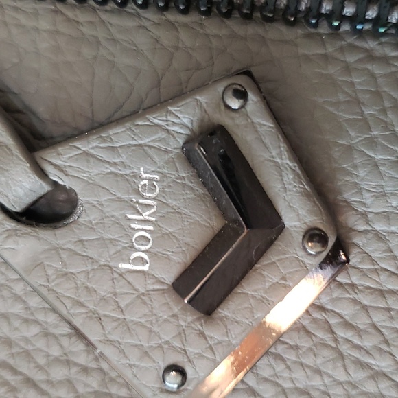 BOTKIER HTF Rare Skull and Crossbones Tote - Picture 3 of 14